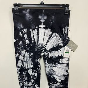 BNWT DKNY Sport Tight Large Black